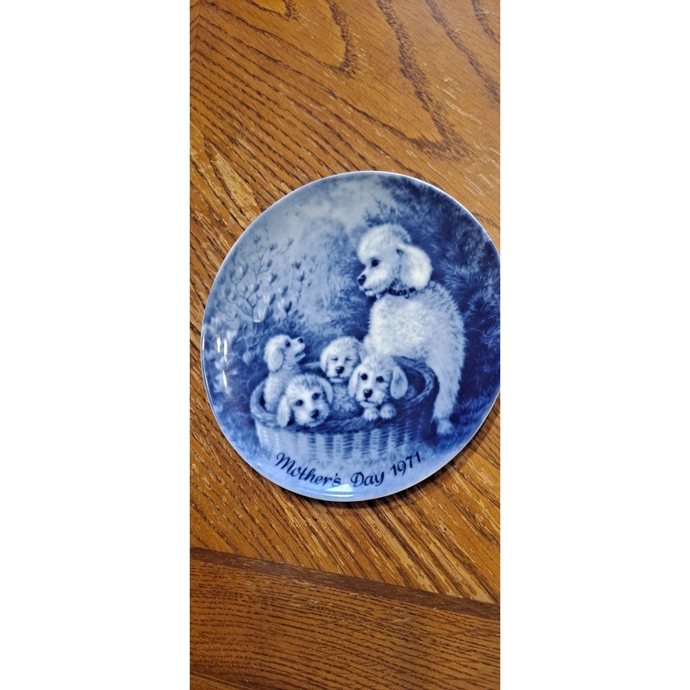 Berlin Design Mother's‎ Day 1971 Collector Plate First Edition Poodles Design